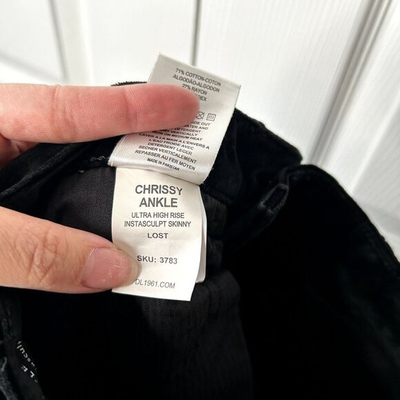 DL1961 Chrissy Ultra High Rise Black Velvet Button Fly Jeans Women's Size 25 - Picture 16 of 16